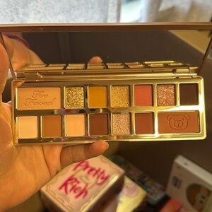 Teddy Bare palette by too faced 🐻